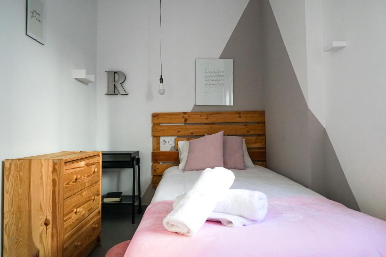 ולנסיה Torres De Serrano Apartment מראה חיצוני תמונה